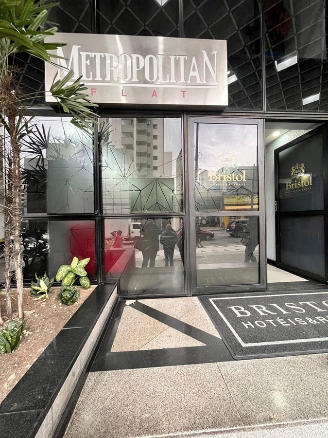 Metropolitan - 1
