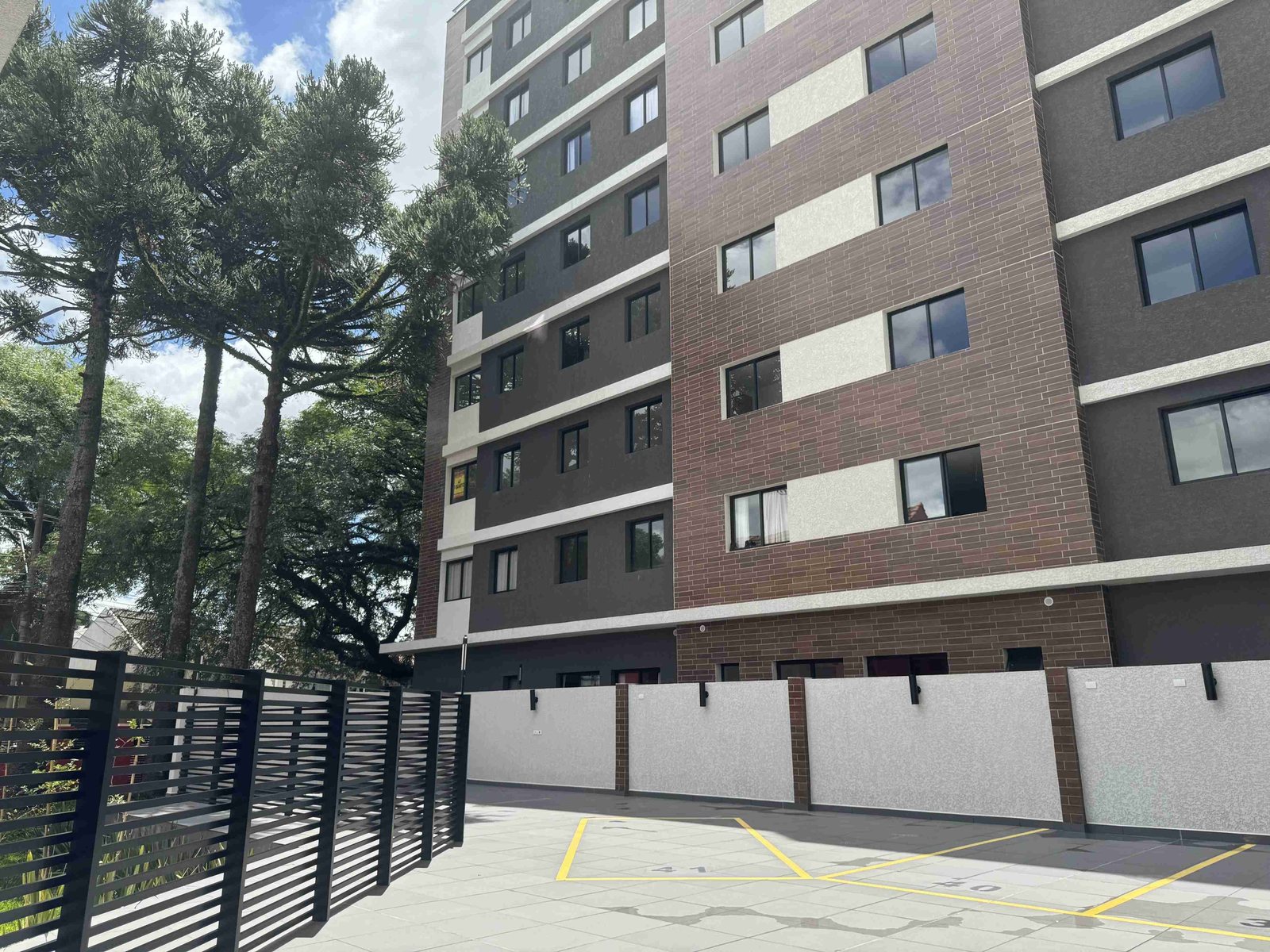 Building image 1