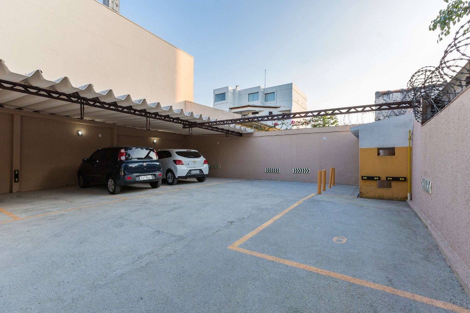 Building image 1