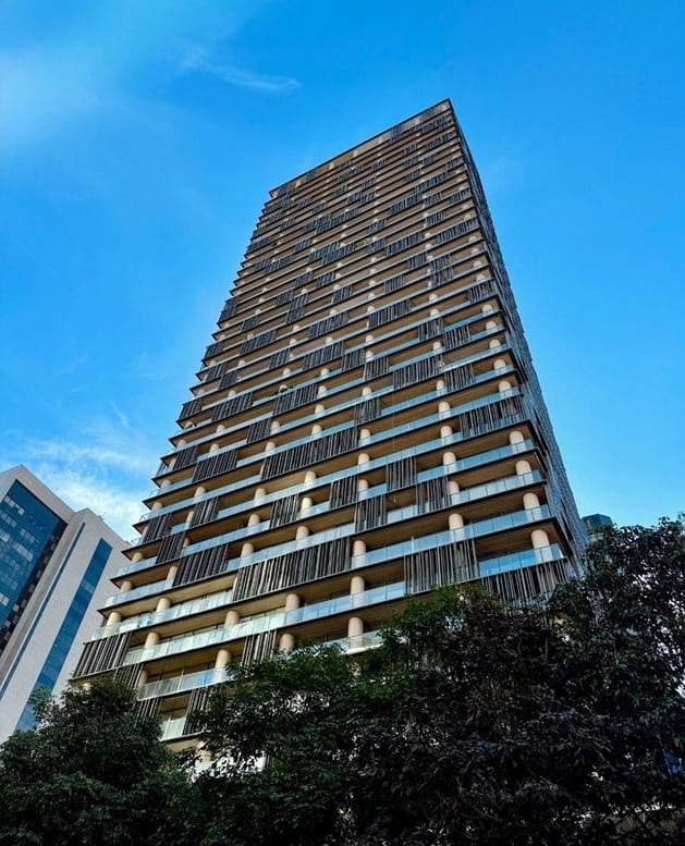 Building image 1