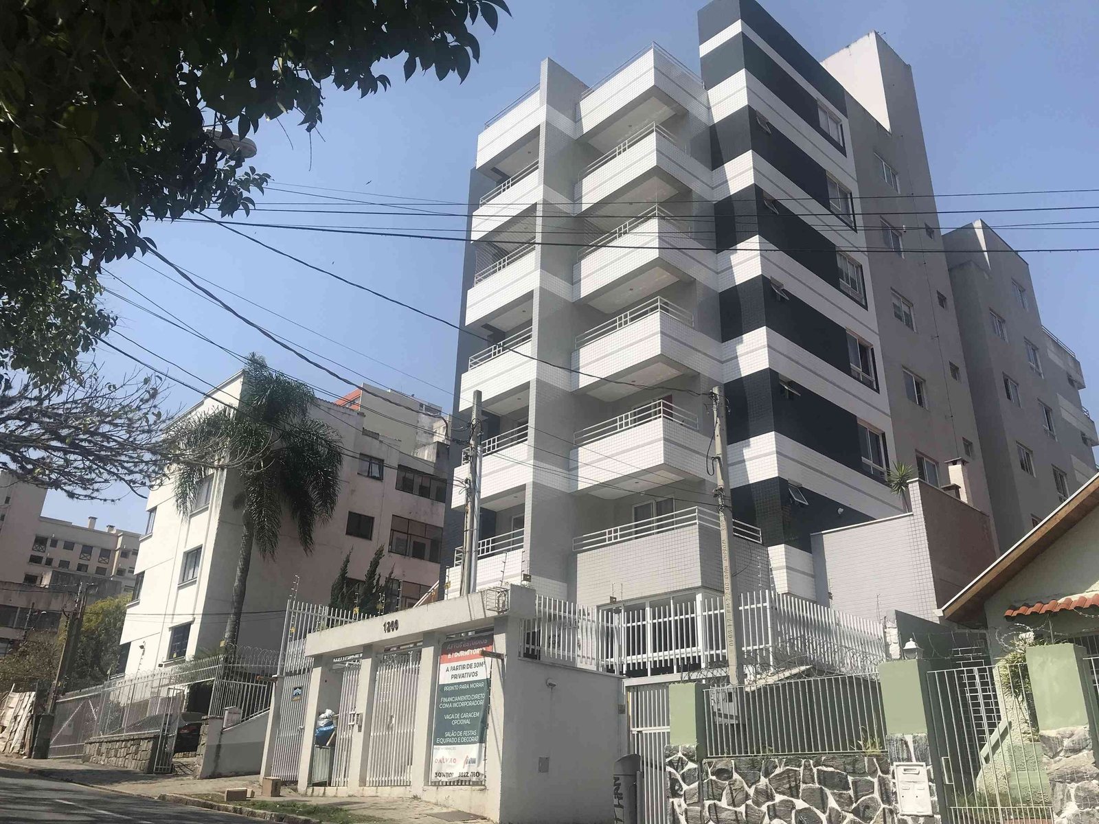 Building image 1