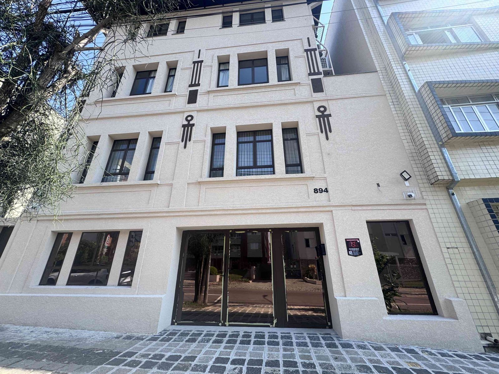 Building image 1