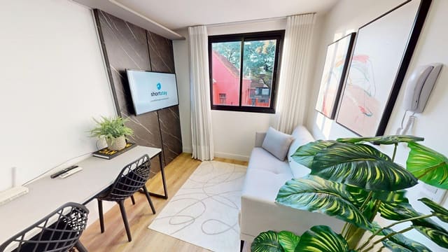 Easy Life Campus - Image 1